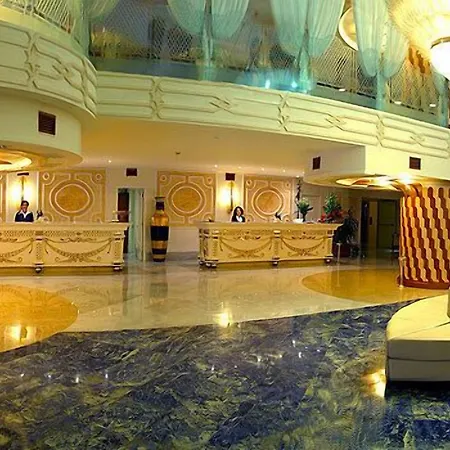 Hotel Grand La Pace -