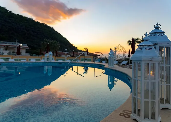 Hotel Grand La Pace (adults Only)